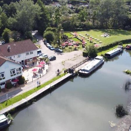 The Riverside Inn Saltford Kültér fotó