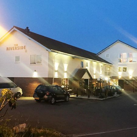 The Riverside Inn Saltford Kültér fotó