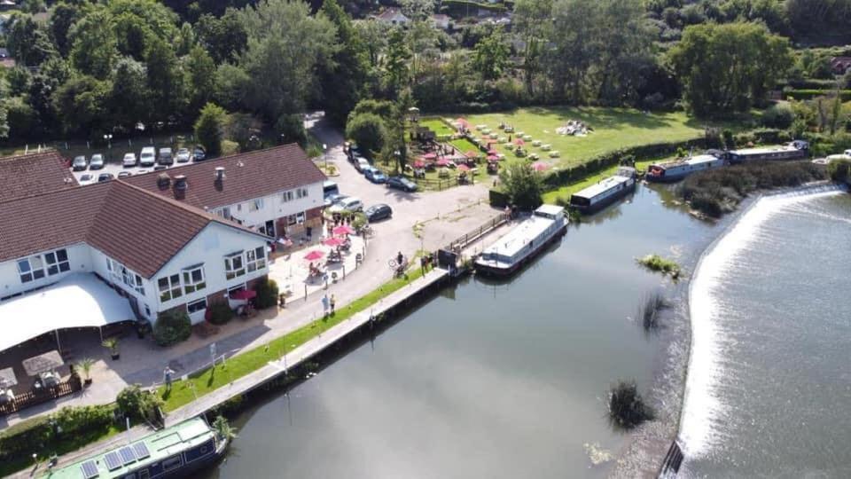 The Riverside Inn Saltford Kültér fotó