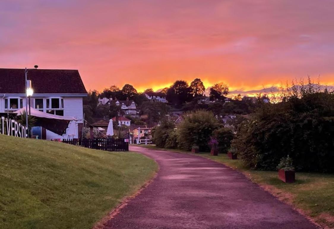 The Riverside Inn Saltford Kültér fotó