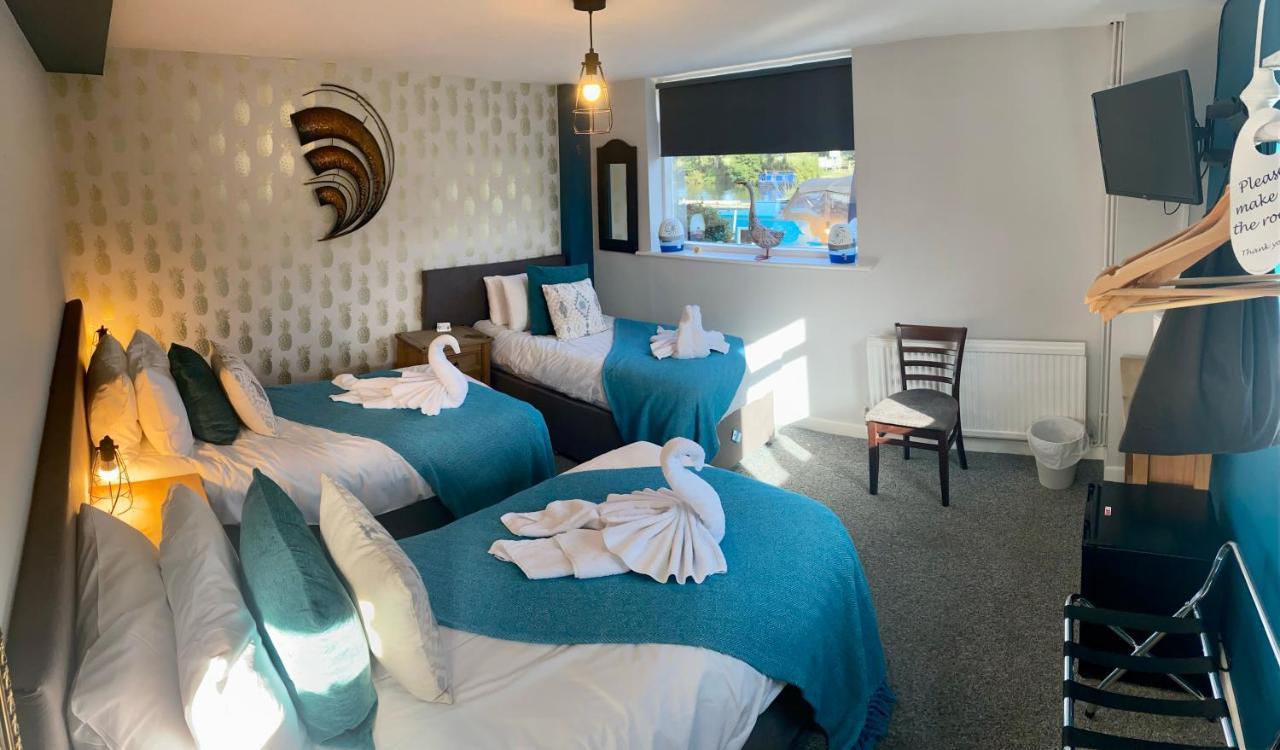 The Riverside Inn Saltford Kültér fotó